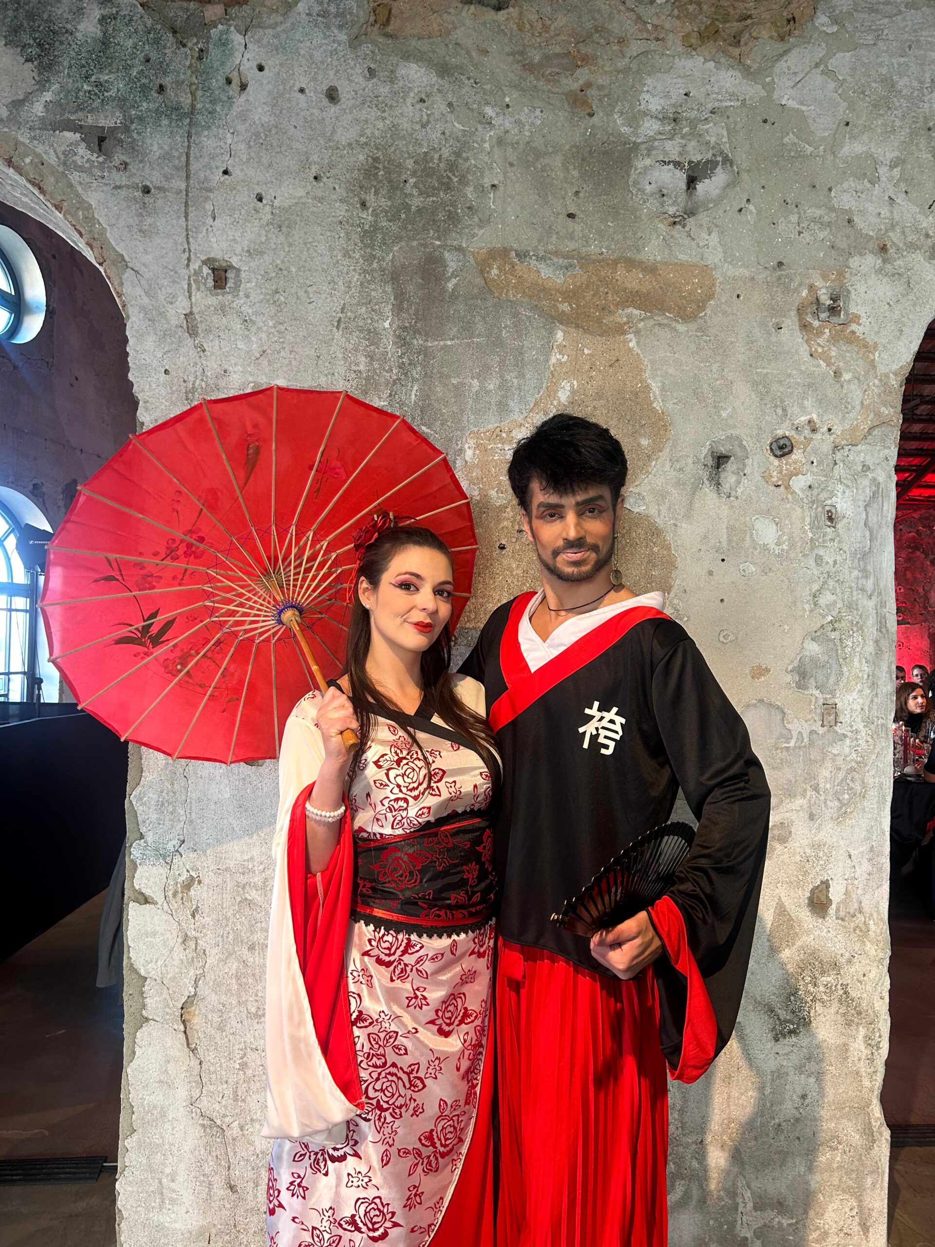 Espectáculo Temático Navidad Show de danza japonesa para cenas de empresa y galas de Navidad.